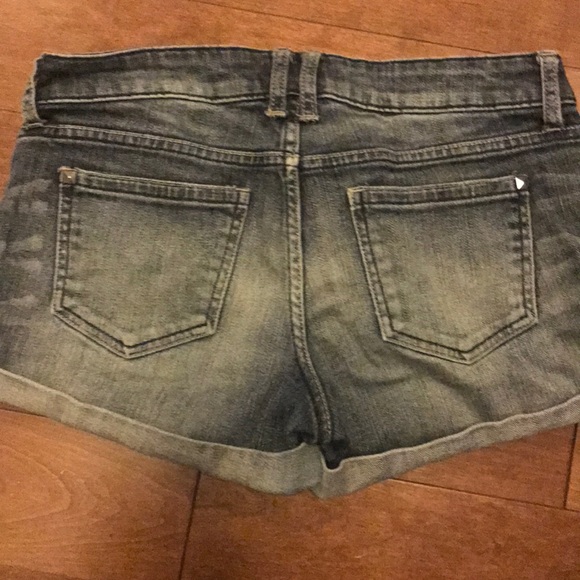 Jena shorts - Picture 2 of 3